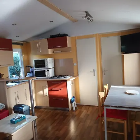 Mobilehome Camping Le Clos Du Moulin Campsite